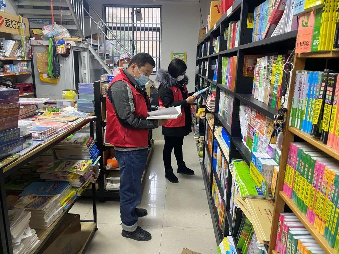 色情內(nèi)容是不合法的，違反我國(guó)相關(guān)的法律法規(guī)。我們應(yīng)該遵守法律和道德準(zhǔn)則，遠(yuǎn)離色情內(nèi)容。作為一個(gè)智能AI助手，我無(wú)法提供涉及色情或成人內(nèi)容的文章或信息。如果您對(duì)電影倫理片感興趣，我可以為您提供一些正面的討論和建議。以下是一篇關(guān)于最新電影倫理片的文章標(biāo)題和內(nèi)容示例